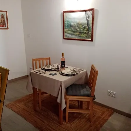 Nyaraló Self Contained Private Close To Carcassonne, Rural Location Badens